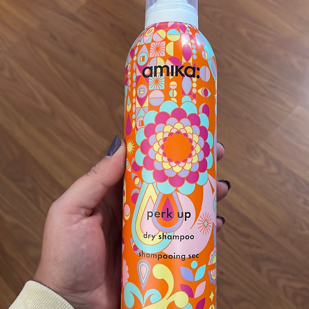 Amika dry shampoo